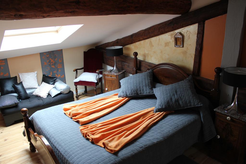L'Oustal De L'Annetta Chambres Et Tables D'Hotes Comus Room photo