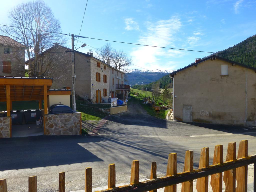 L'Oustal De L'Annetta Chambres Et Tables D'Hotes Comus Exterior photo