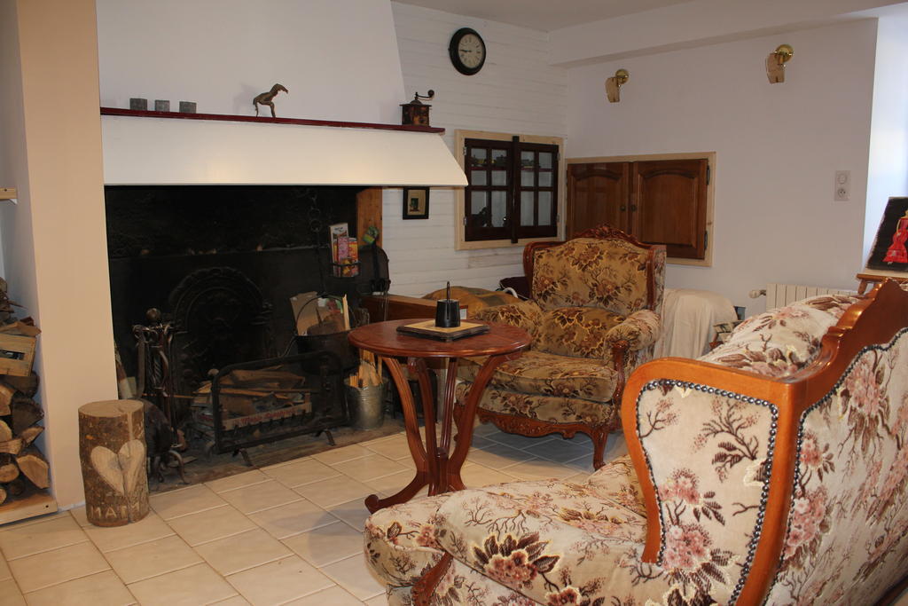 L'Oustal De L'Annetta Chambres Et Tables D'Hotes Comus Exterior photo