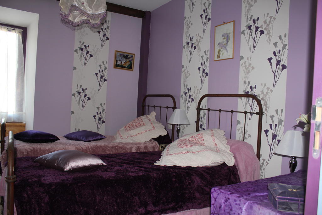 L'Oustal De L'Annetta Chambres Et Tables D'Hotes Comus Room photo