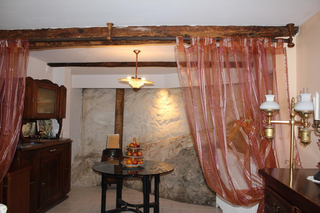 L'Oustal De L'Annetta Chambres Et Tables D'Hotes Comus Exterior photo