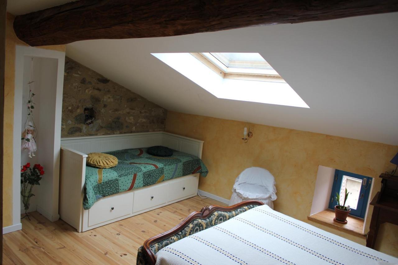 L'Oustal De L'Annetta Chambres Et Tables D'Hotes Comus Room photo